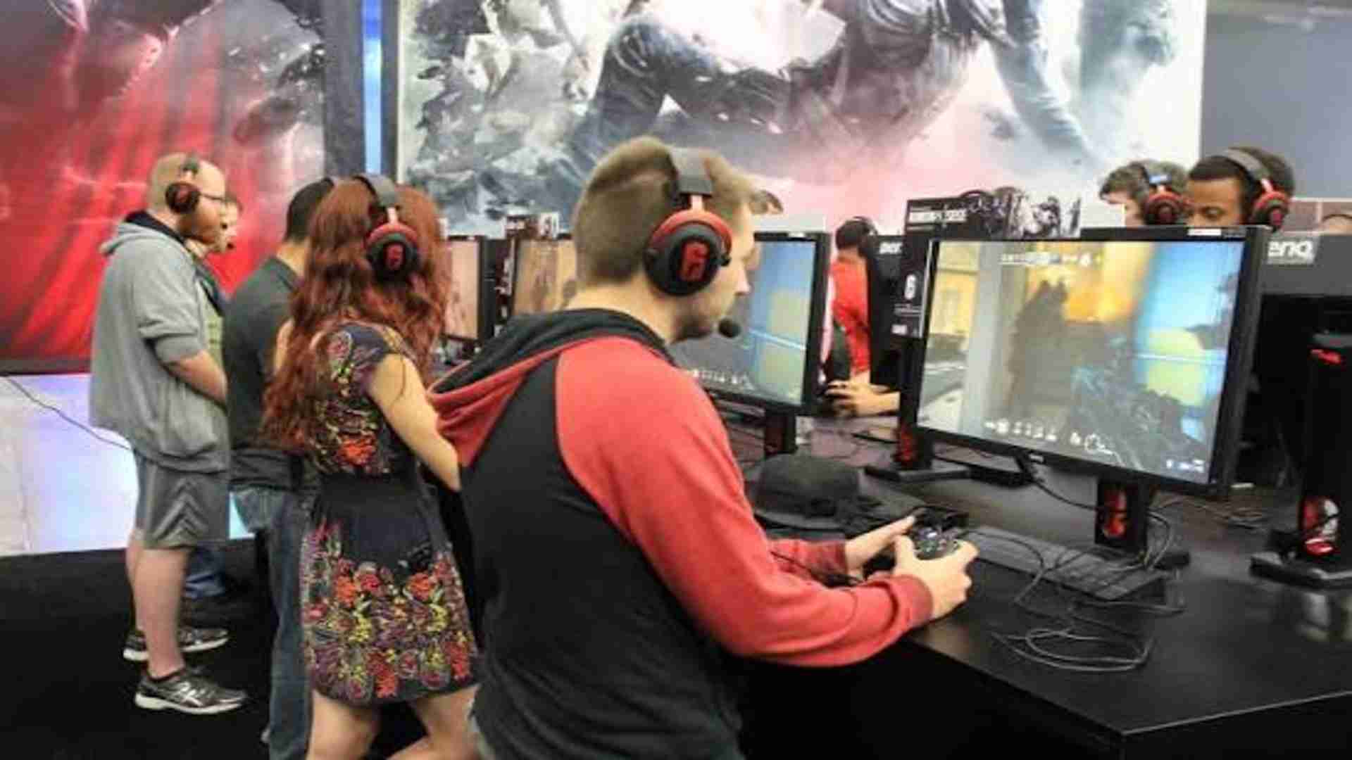 Best Competitive Strategies for Tournament Veterans